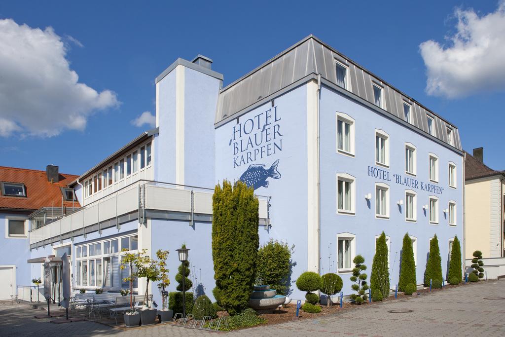 Hotel Blauer Karpfen Oberschleissheim Bagian luar foto